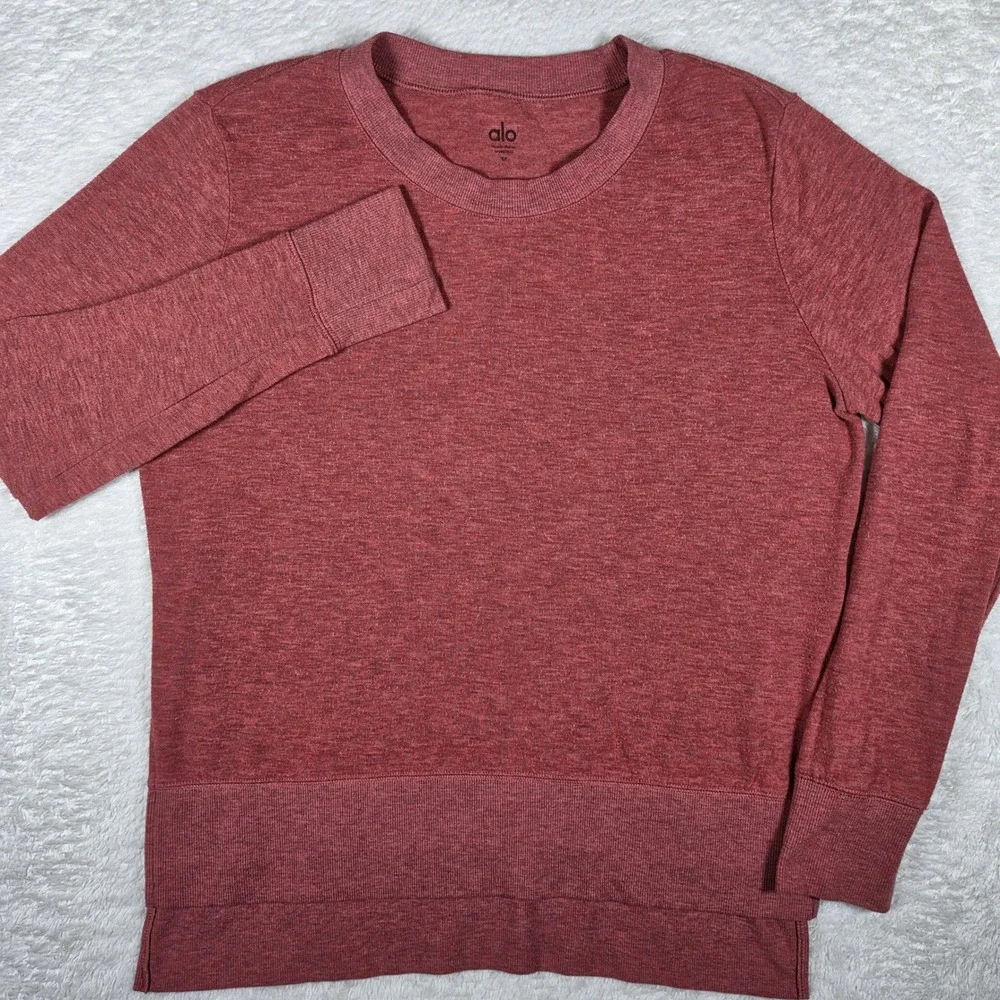 Alo Yoga Pullover Women M Red L/S Crewneck High-Low Hem Side Slits Stretch